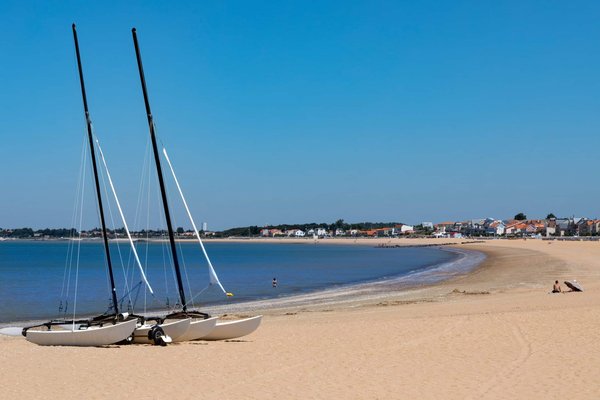 Comment découvrir les meilleures plages secrètes de la côte amalfitaine ?